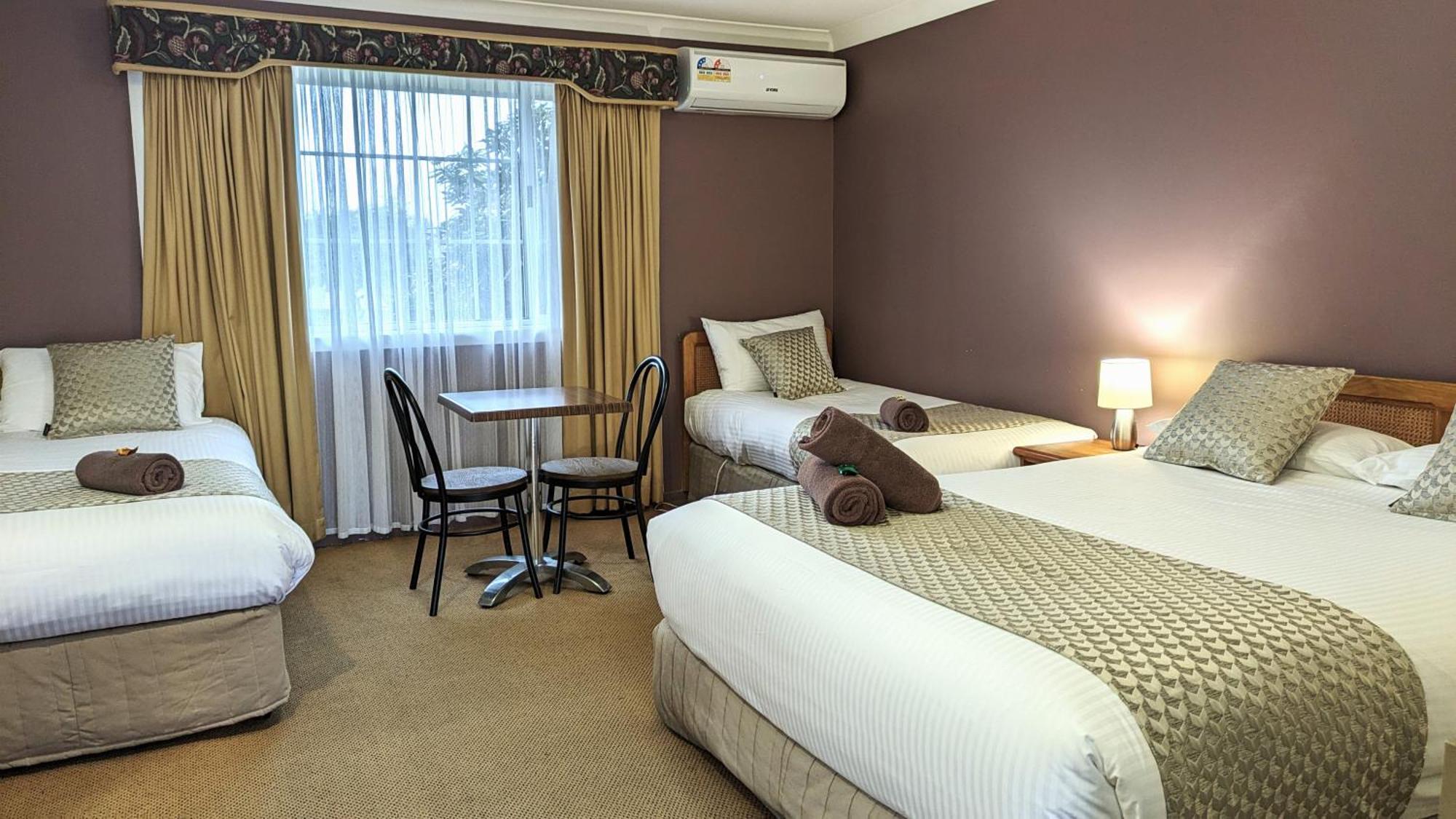 Highlands Motor Inn Oberon Eksteriør billede